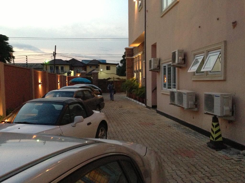 Grandbee Suites Икея Экстерьер фото