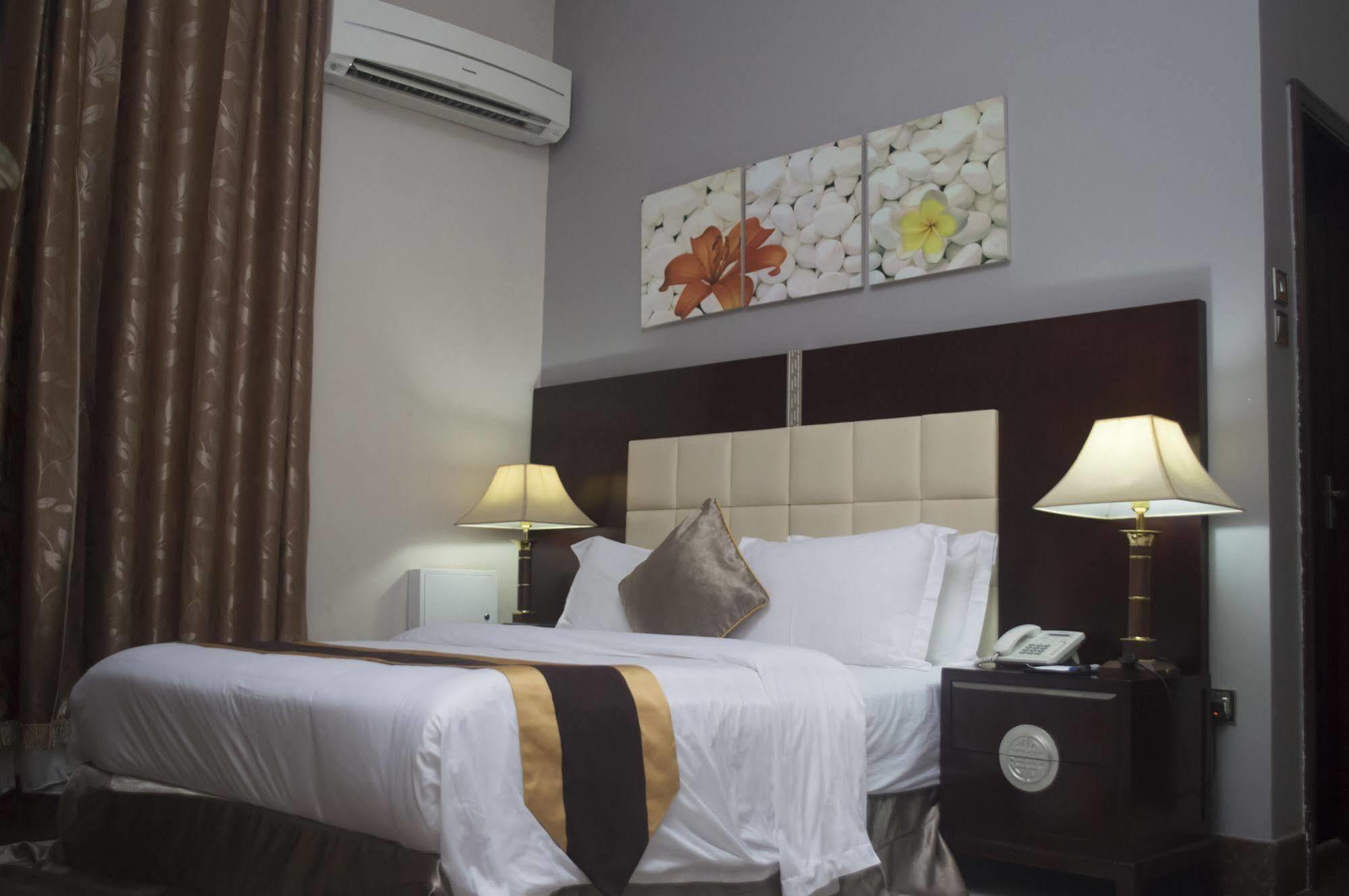 Grandbee Suites Икея Экстерьер фото
