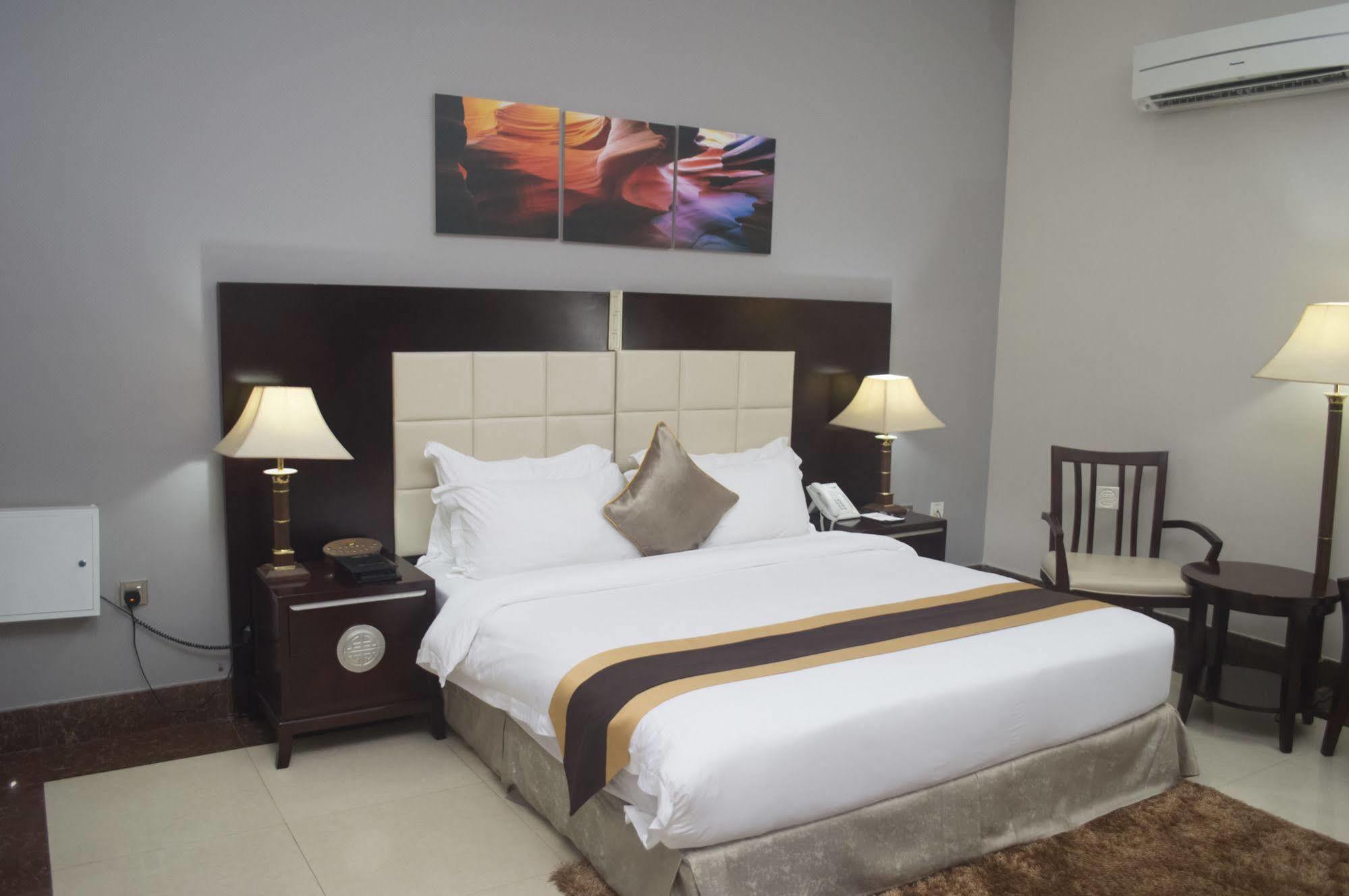 Grandbee Suites Икея Экстерьер фото